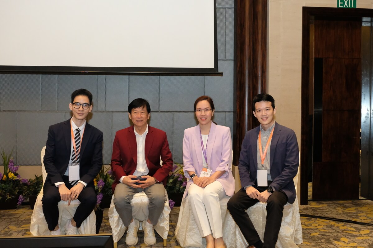 ทีมแพทย์ธีรพรคลินิก นำทีมโดยอาจารย์หมอชลธิศ ร่วมบรรยายงานแพทย์วิชาการ PAAFPRS ณ ประเทศสิงคโปร์ 18